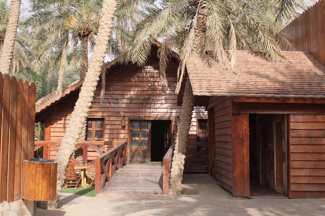 منتجع أكواخ
